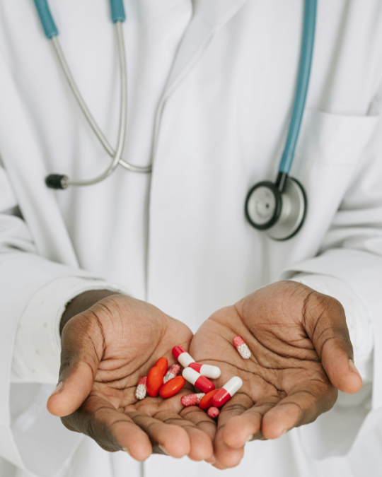 ilustrasi aspirin sebagai obat medis berbahan alami